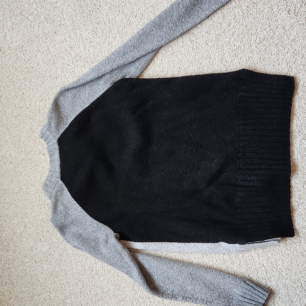 Colorblock Sweater - Picture 2 of 2
